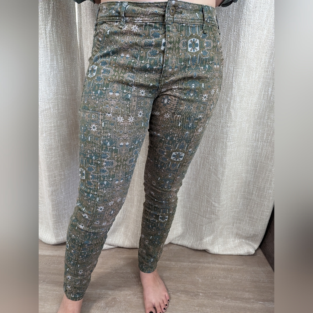 Anthropologie Tapestry Green Kilim Bohemian Size Small Womens Jegging Pant